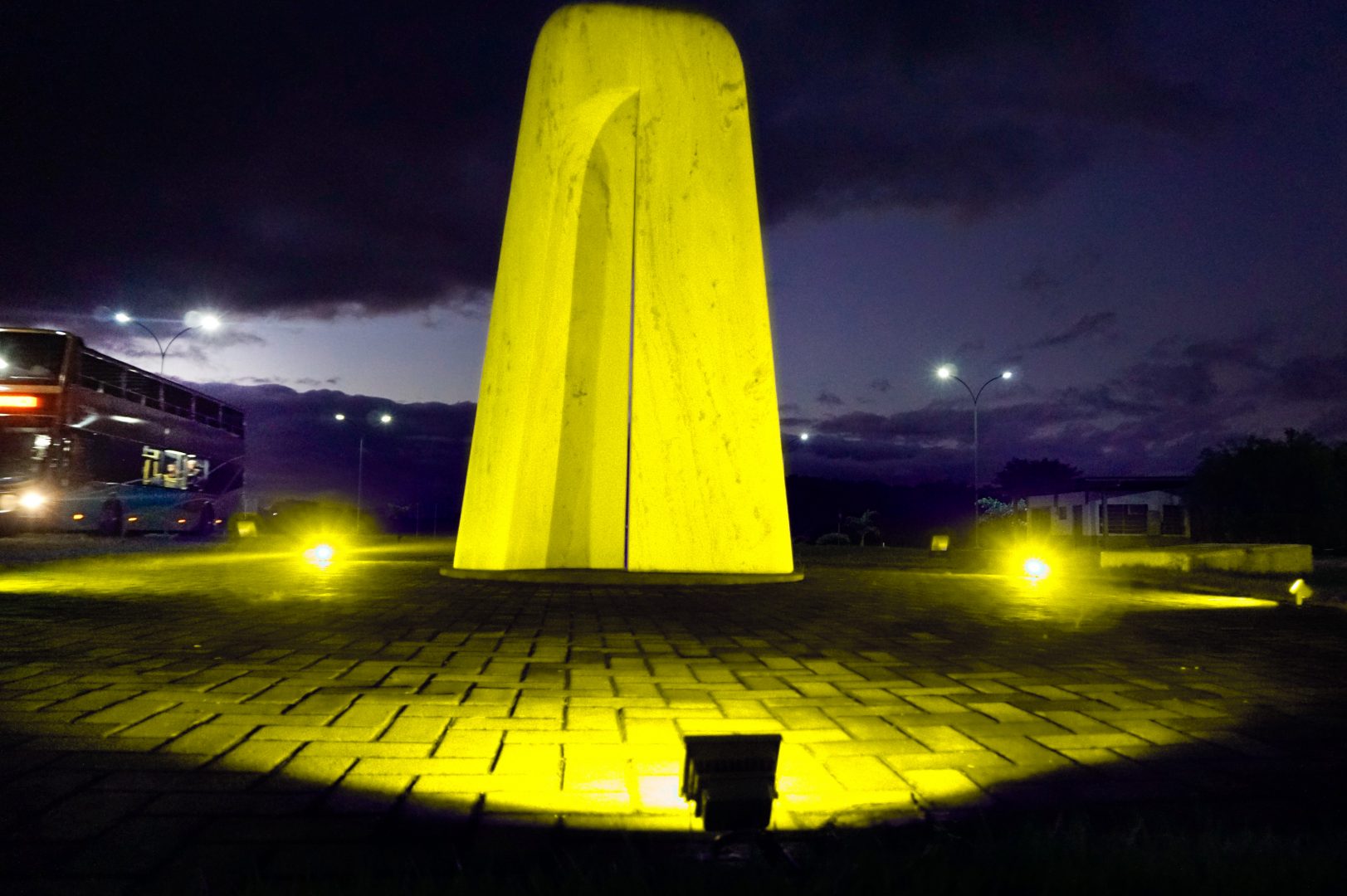 Esta imagem possuí um atributo alt vazio; O nome do arquivo é itaipu-amarelo-1623x1080.jpg