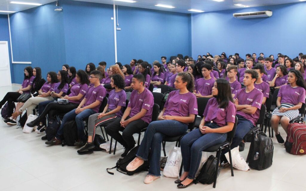 Grupo Prati-Donaduzzi inicia o mês de março com 111 jovens aprendizes contratados