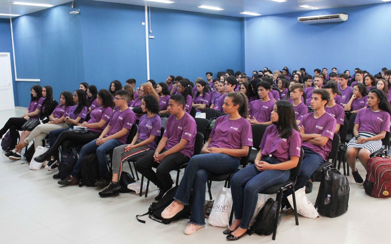 Grupo Prati-Donaduzzi inicia o mês de março com 111 jovens aprendizes contratados