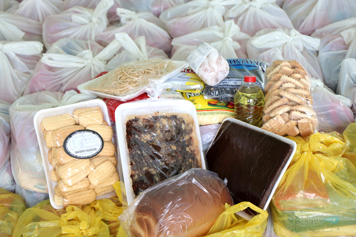 Alunos da rede municipal de ensino de Maripá  recebem kits da alimentação escolar