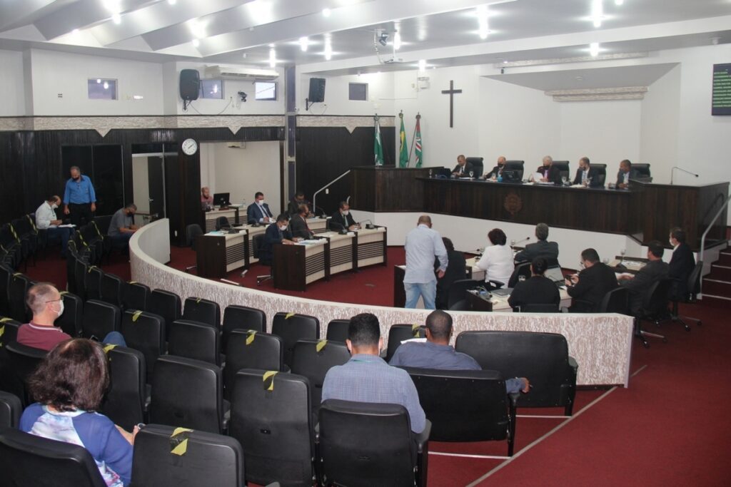 Sessão lembra ex-presidente Câmara e outros falecidos por Covid-19