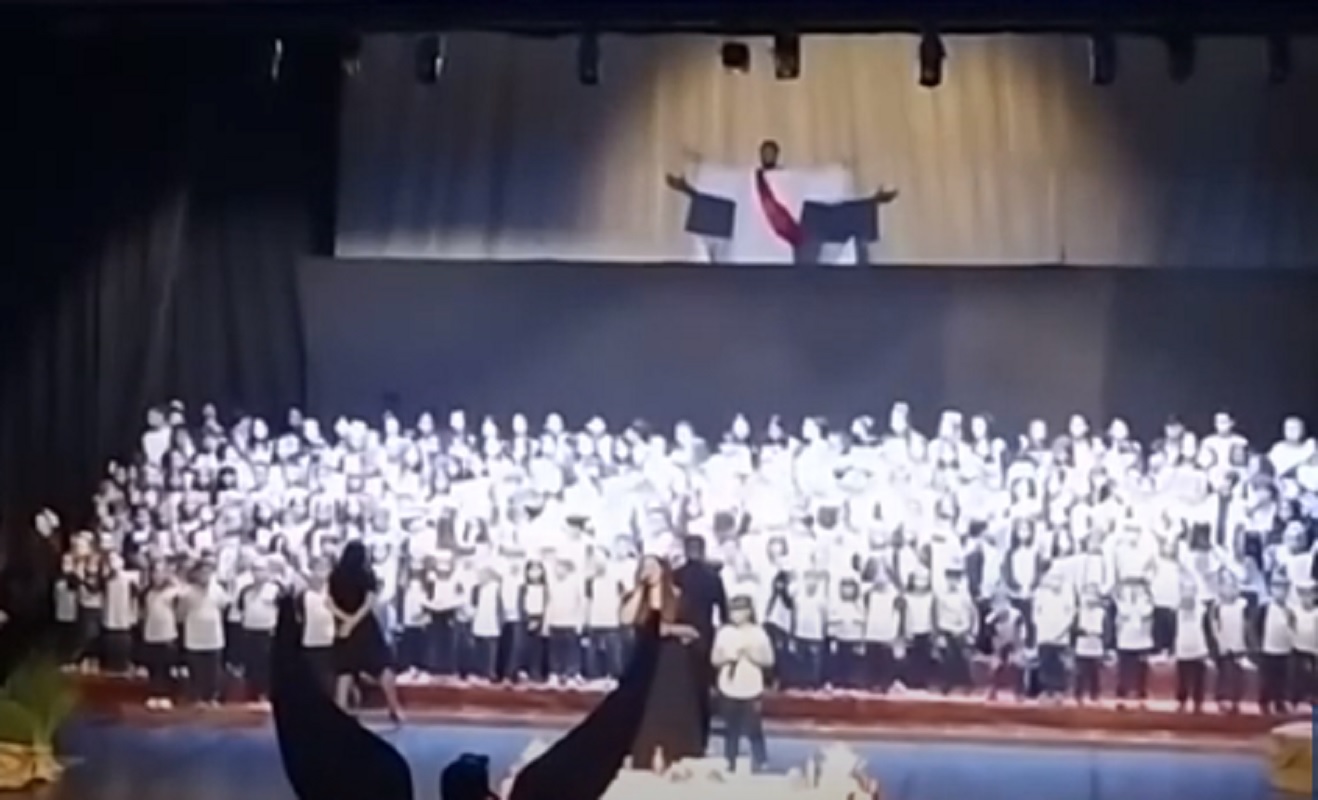Escola Adventista de Toledo realiza Cantata de Páscoa