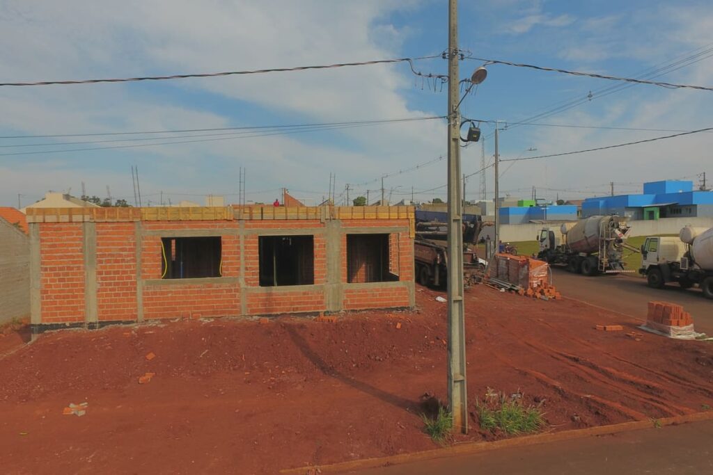 Em Quatro Pontes, primeira etapa do Centro de Convivência do Idoso segue com a construção da estrutura