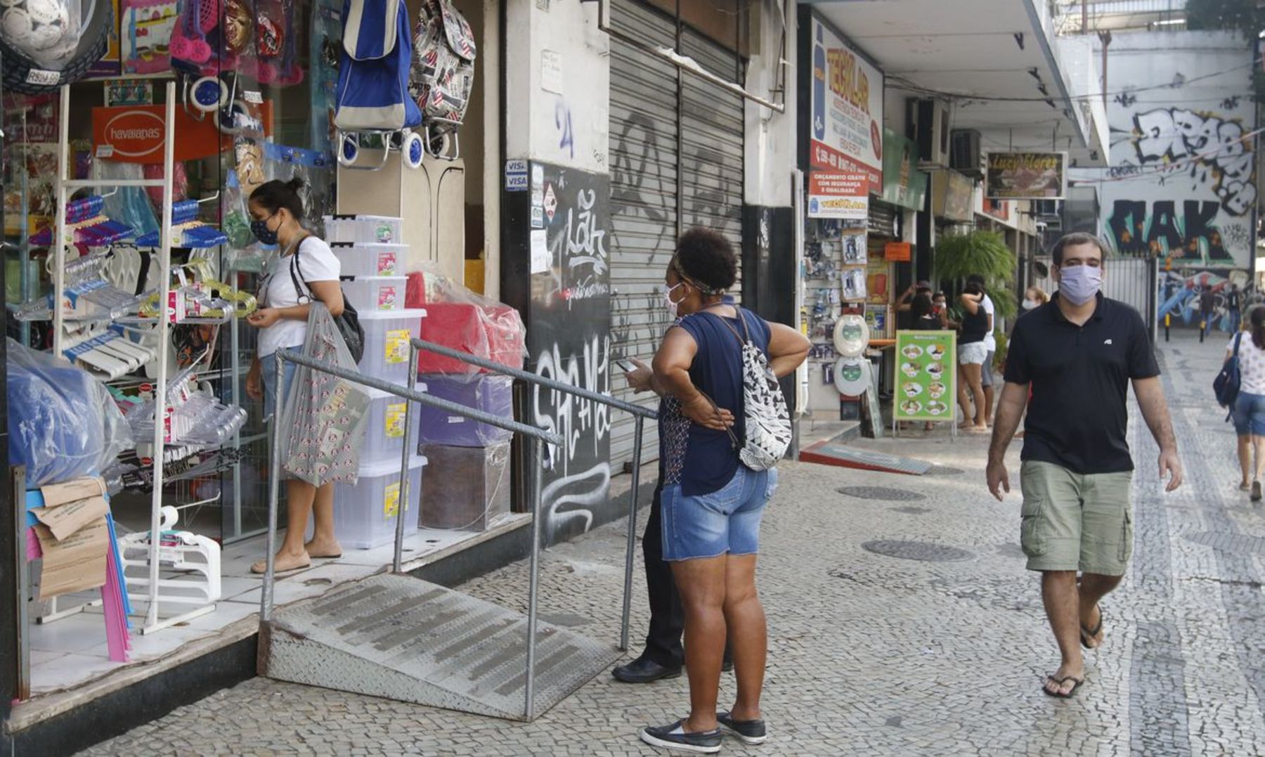 Edição em PDF - Operação constata prudência da população e comércio