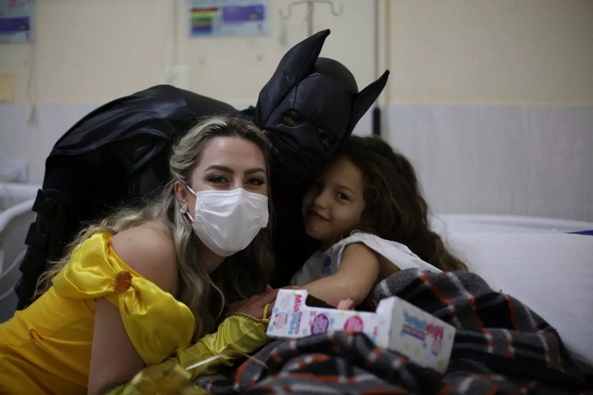 Programação da Semana das Crianças no Huop conta com projeto “Cãoterapia”