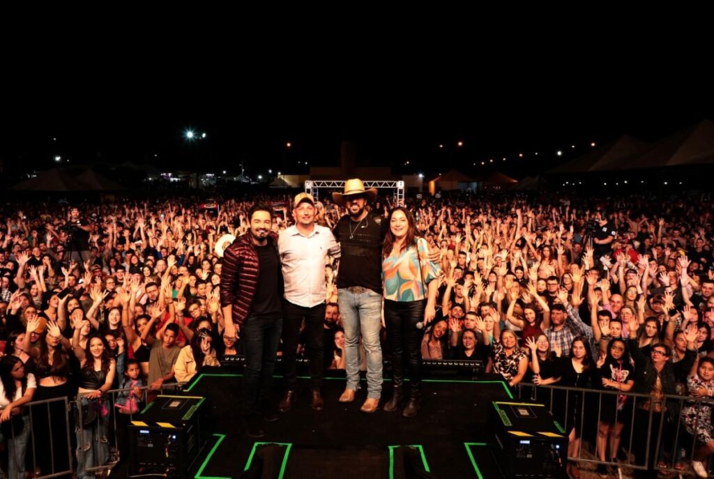 Show com Fernando e Sorocaba atrai mais de 20 mil pessoas à Maripá