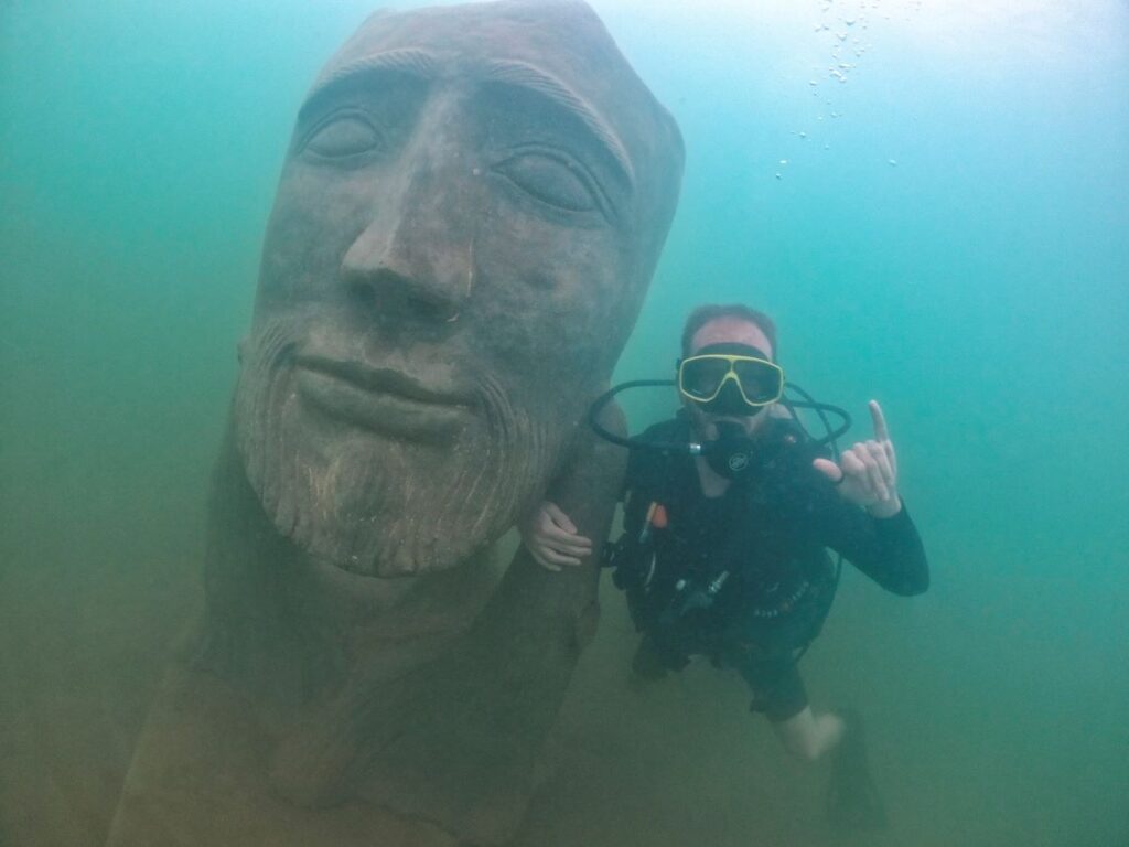 Nascente Azul: conheça as obras de arte do Museu Subaquático de Bonito