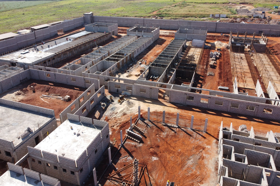 Presos e presas da Cadeia Pública de Toledo produzem materiais destinados a animais abandonados