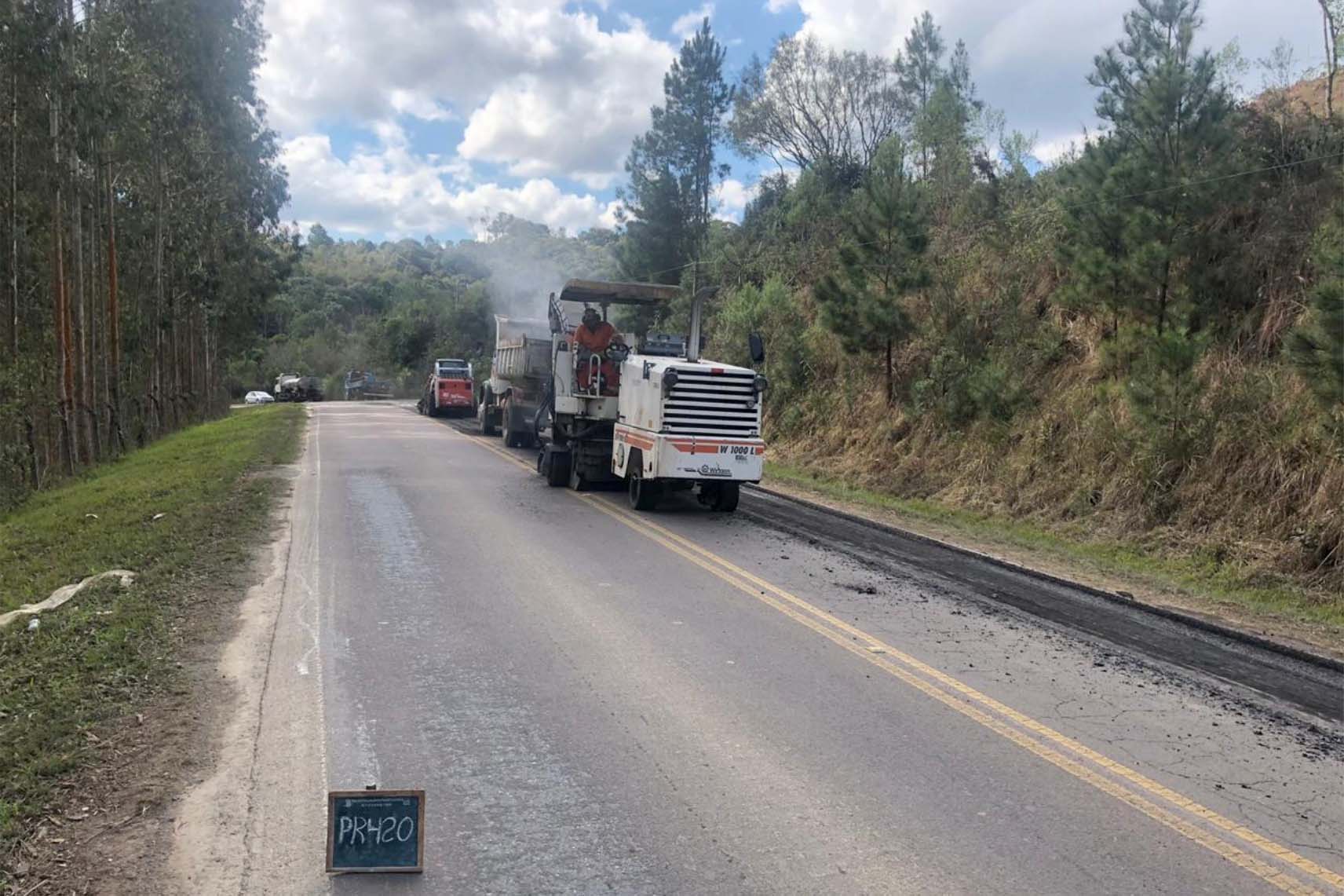 Serviços recuperam a PR-280 na divisa com Santa Catarina