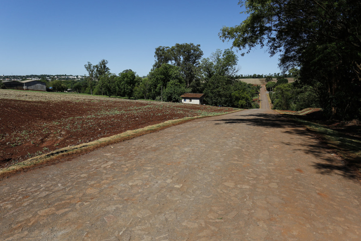 Pavimentação com bastidor inusitado transforma realidade de Palotina