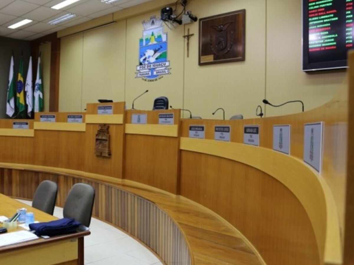 Câmara reabre ao público o Plenário Edílio Ferreira com 50% de limite