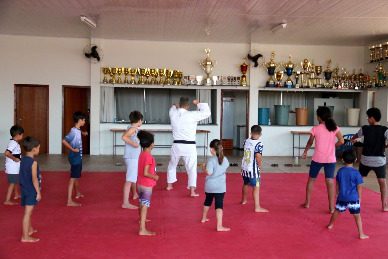 Projeto Karatê Campeão retoma aulas e atende 48 crianças e adolescentes