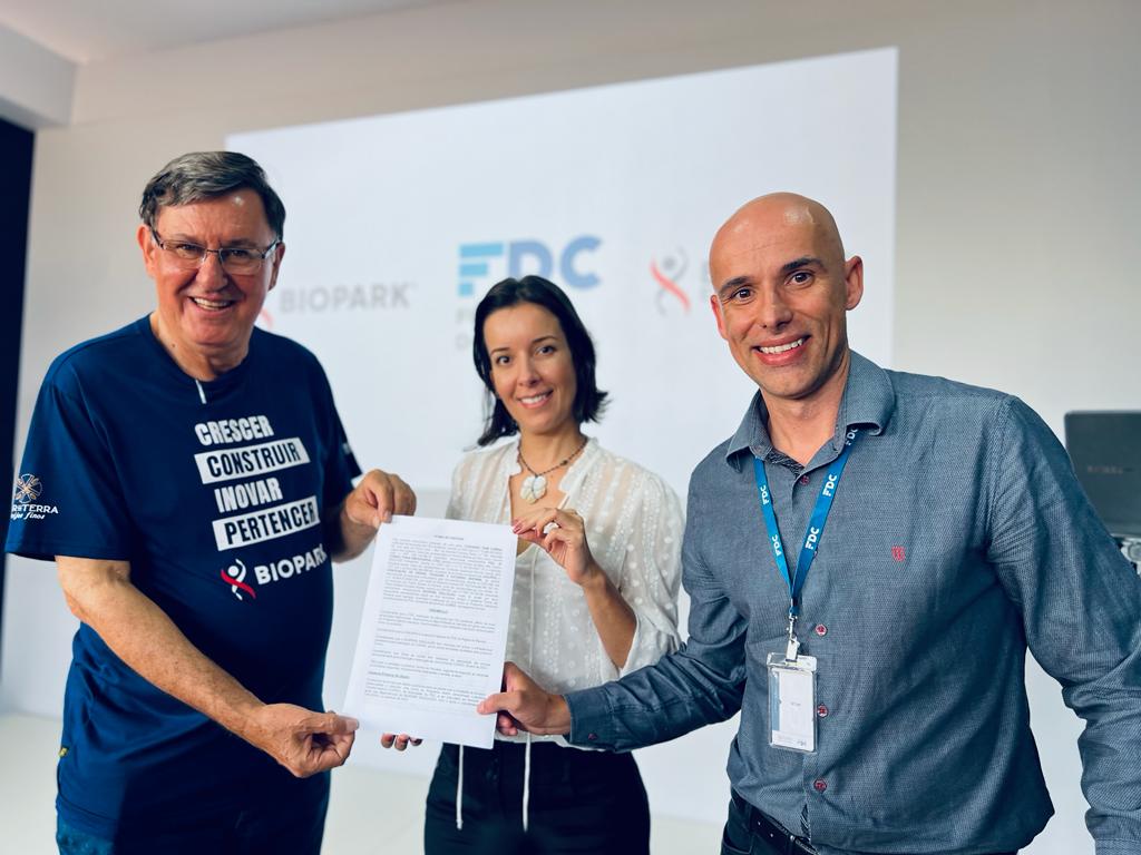 Biopark Educação e Fundação Dom Cabral firmam parceria para implementação de curso em Toledo 