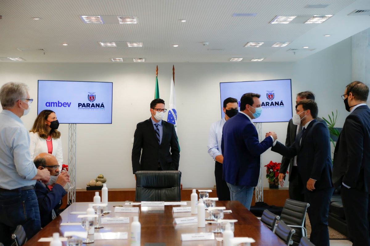 Com investimento de R$ 870 milhões, Ambev anuncia fábrica de garrafas sustentáveis no Paraná