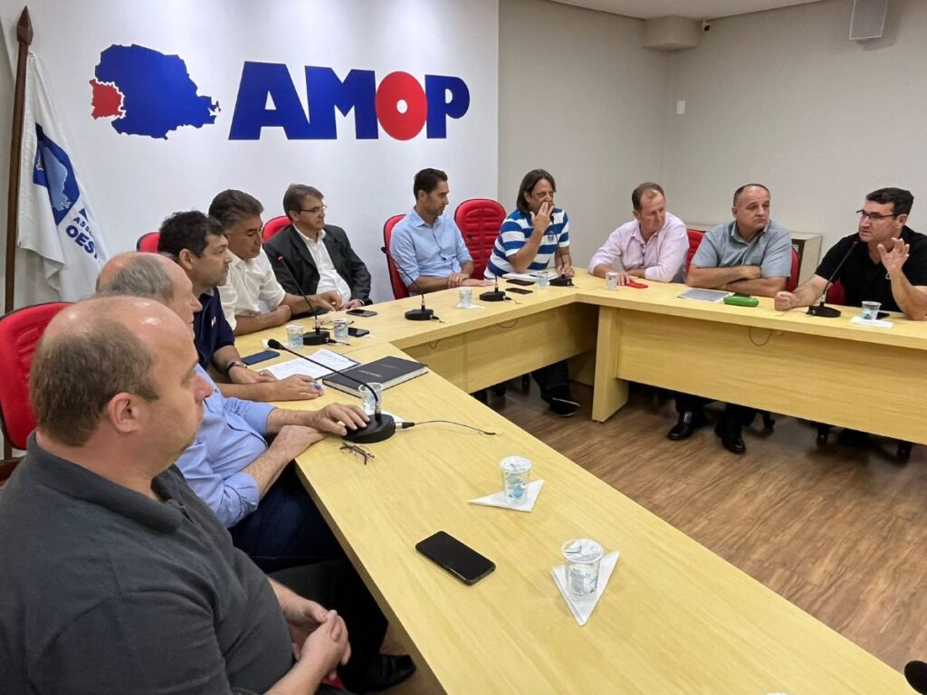 Reunião da AMOP discute soluções para a BR-163 no Oeste do Paraná