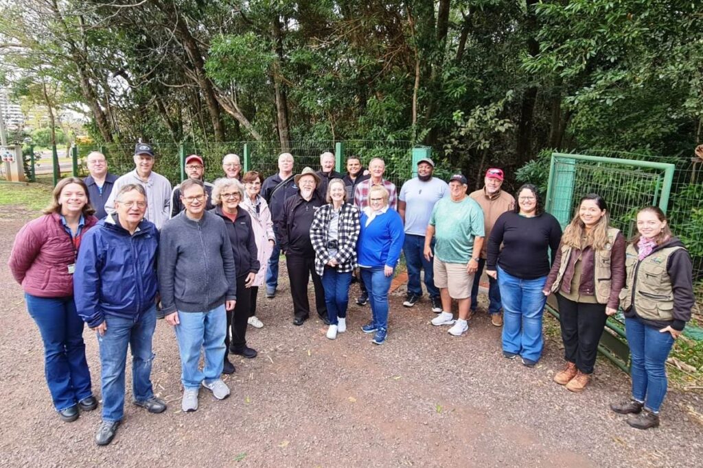 Grupo de americanos visita a Trilha Ecológica em Toledo