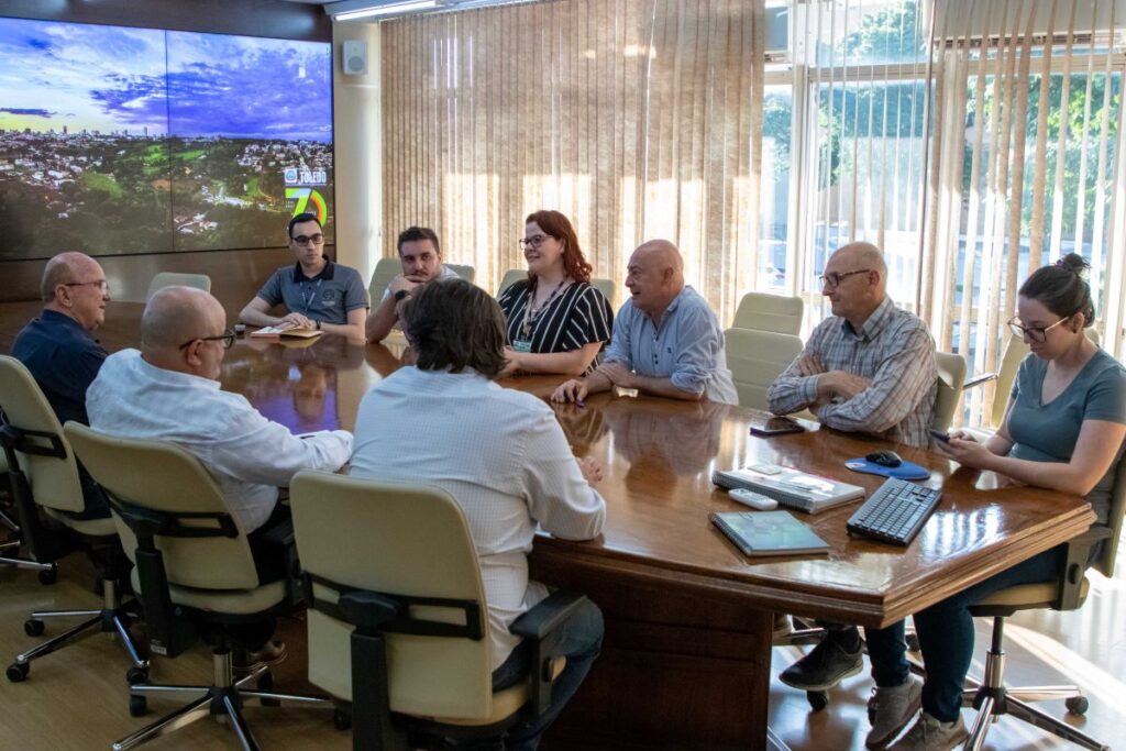 Ordem de serviço para revitalização da “Praça do Gaúcho” é assinada em Toledo
