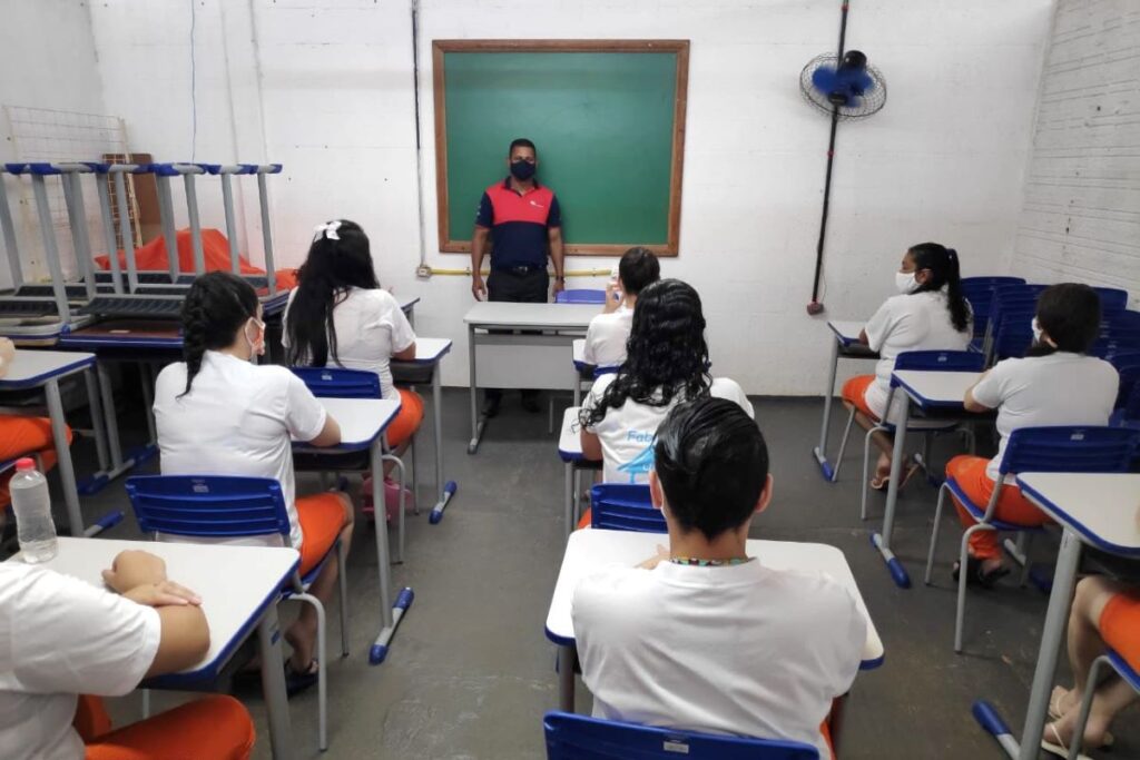 Penitenciária Feminina de Foz do Iguaçu viabiliza projetos de graduação e trabalho às presas