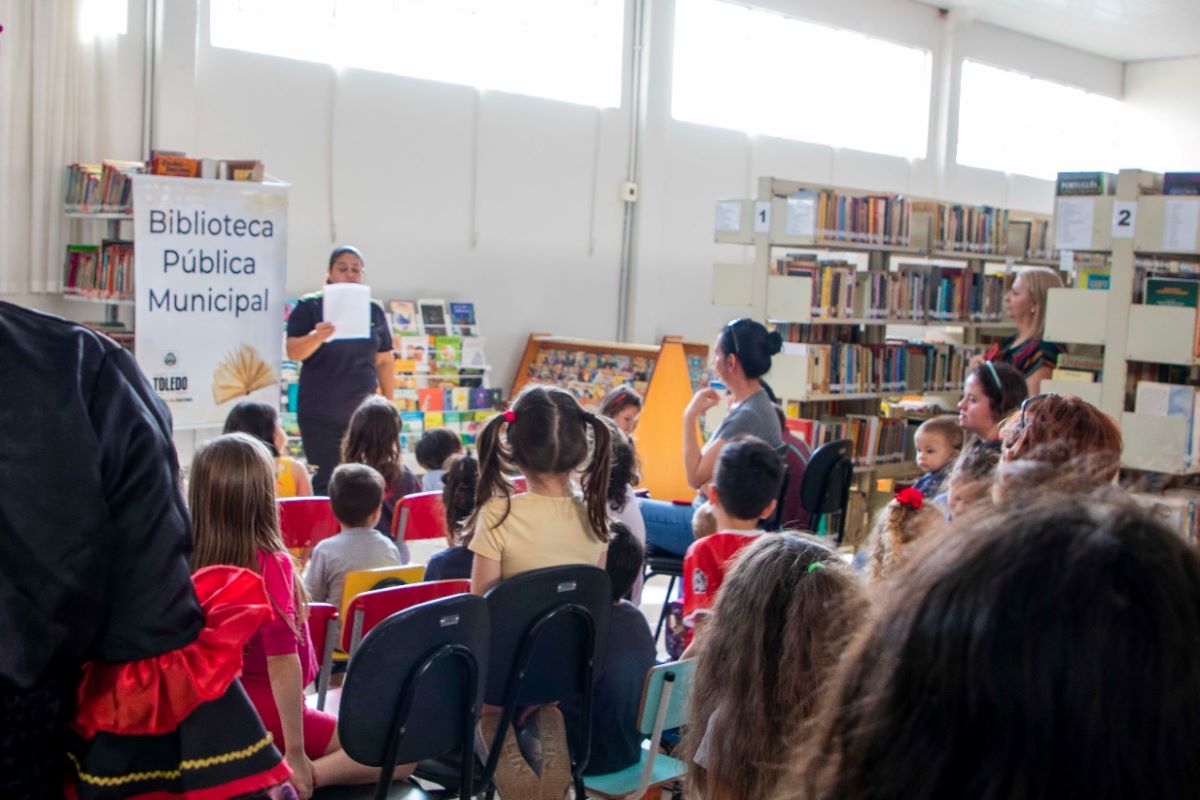 Atividades na Biblioteca Pública de Toledo fazem criançada dar “Play nas Férias”