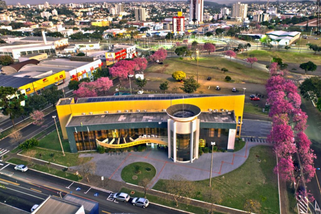 Município de Cascavel deve reembolsar R$ 400 mil à construtora por prejuízos na obra do prédio da Câmara de Vereadores