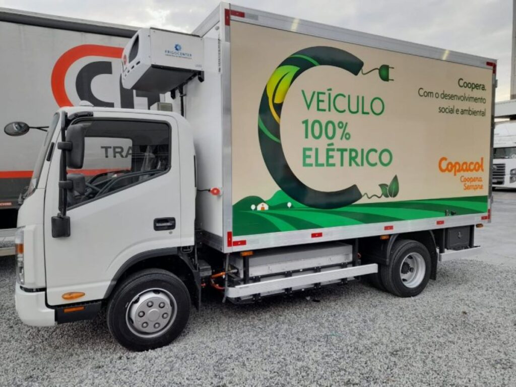 Caminhão elétrico passa a integrar frota da Copacol