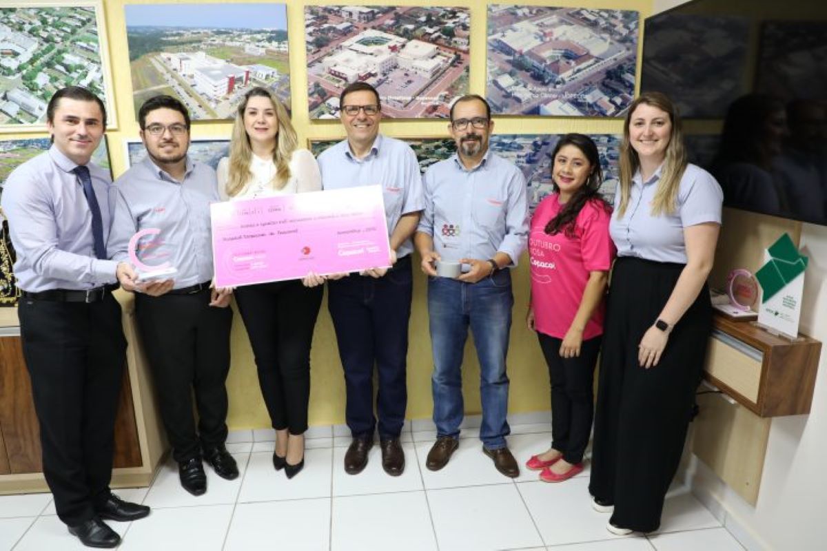 Copacol entrega cheques da Campanha Tilápia Outubro Rosa