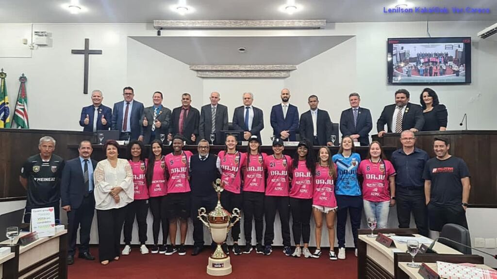 Vereadores de Toledo entregam moção às campeãs do Paranaense Feminino Sub-17