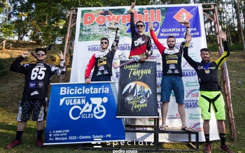 Atletas de Toledo se destacam em competição de Downhill