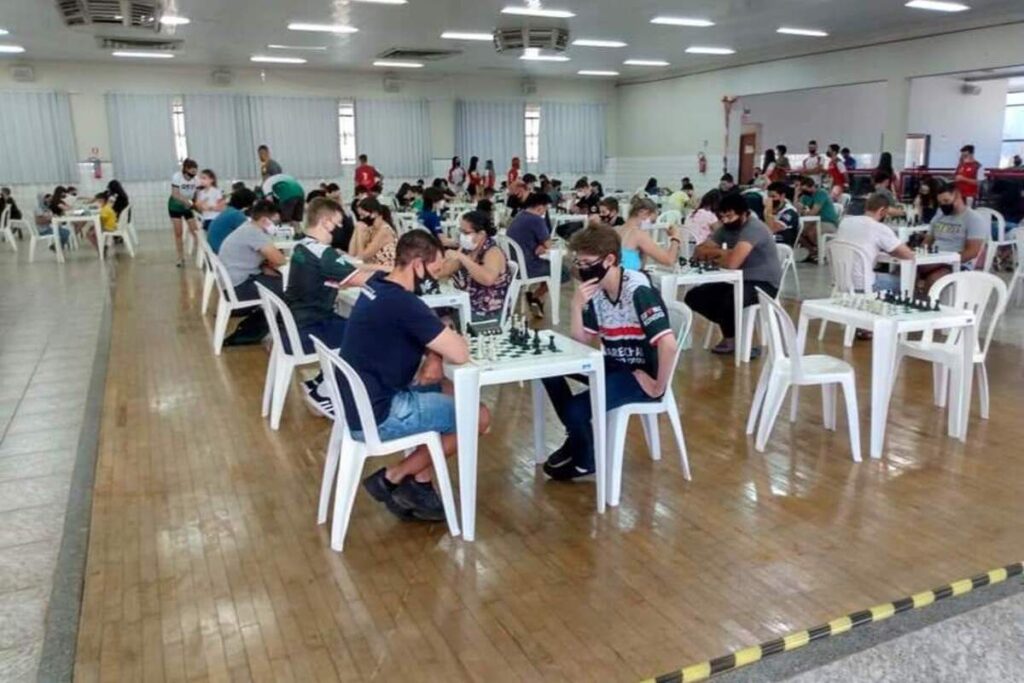 Toledo reúne 85 competidores na 2ª etapa do Campeonato Municipal de Xadrez