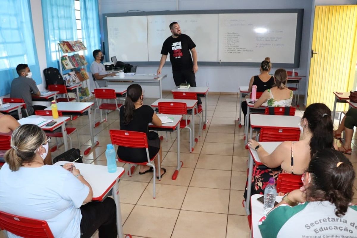 Professores de Marechal passam por capacitação sobre o uso das lousas digitais