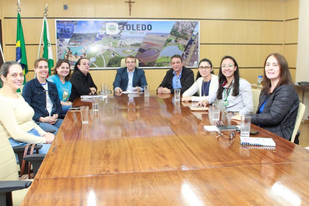 Educação de Toledo e Clube de Ciências do C.E. Jardim Porto Alegre firmam convênio