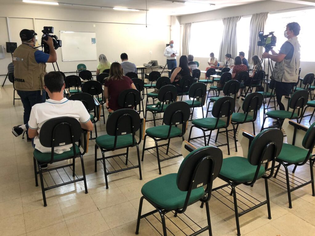 Coletiva de imprensa chama a atenção para contágio de idosos