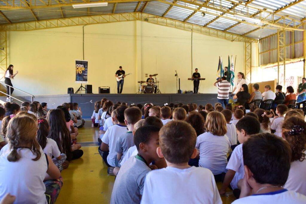 Escola Borges de Medeiros recebe recital da SerPrati