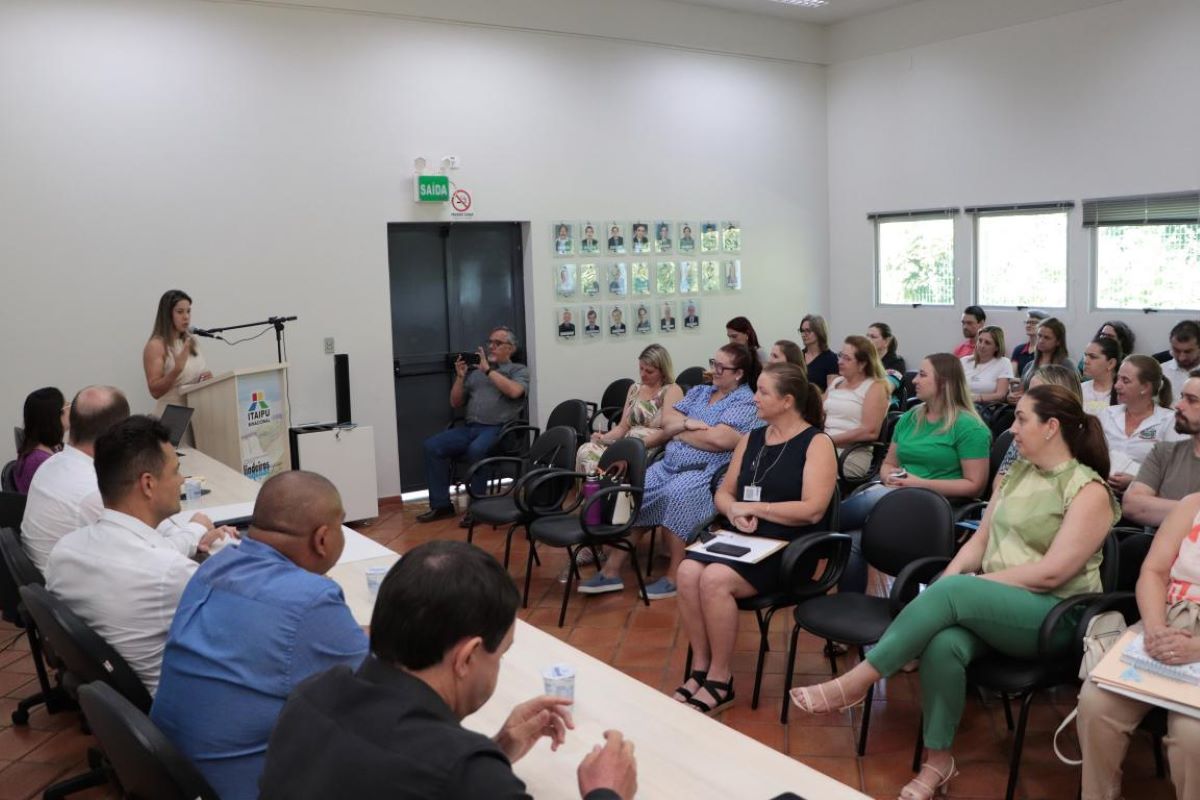 Lindeiros e Itaipu firmam convênio de quase R$ 24 milhões para o setor de educação