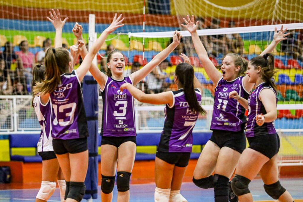 Foz do Iguaçu é o novo líder da Copa Integração de Vôlei