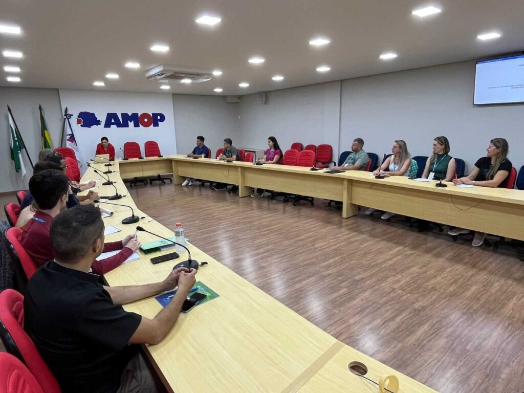 Curso na AMOP foca na implementação da nova lei de licitações e contratos
