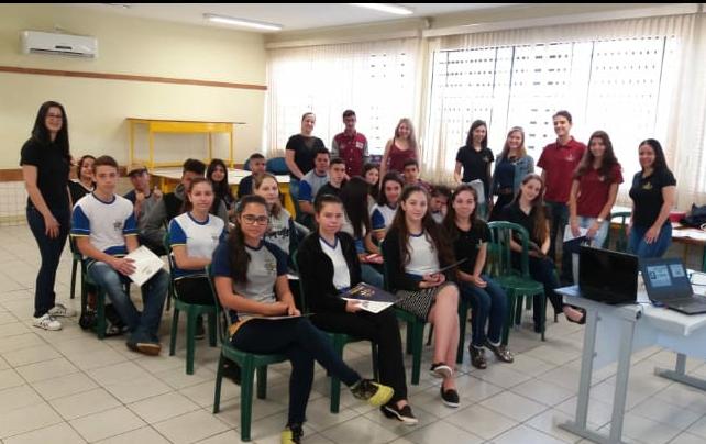 Começam as aulas do curso "Preparando para o Primeiro Emprego"