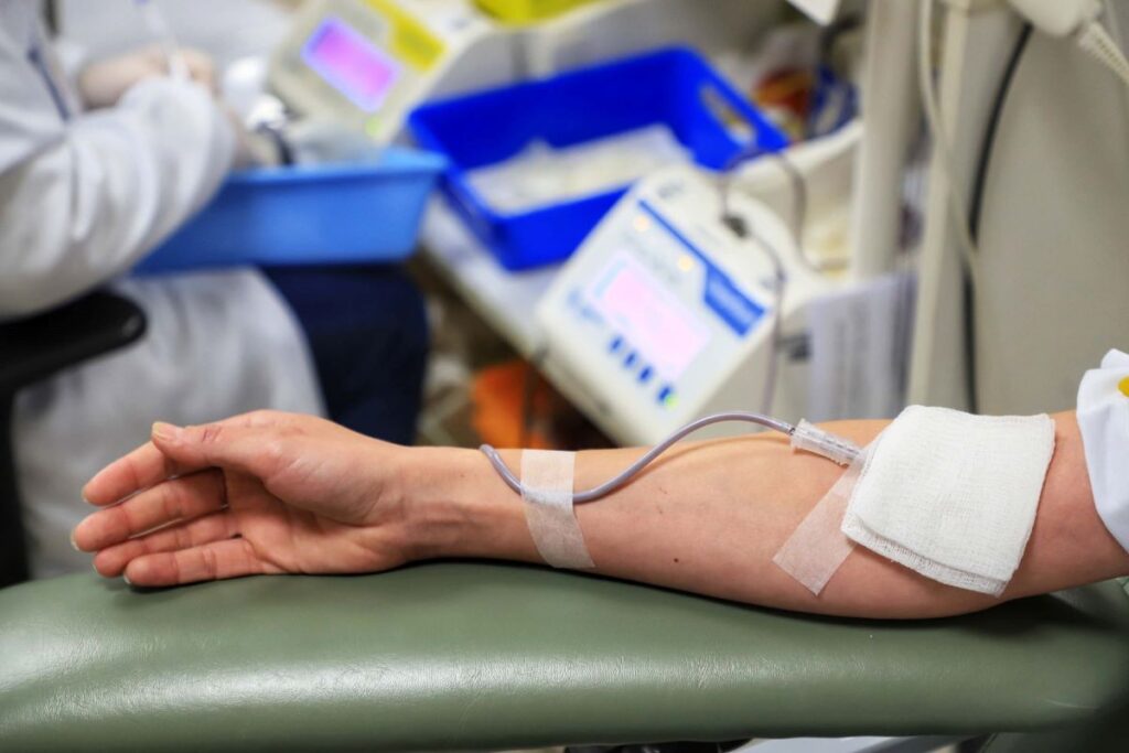 Com bancos em estado crítico, Hemepar reforça importância da doação de sangue