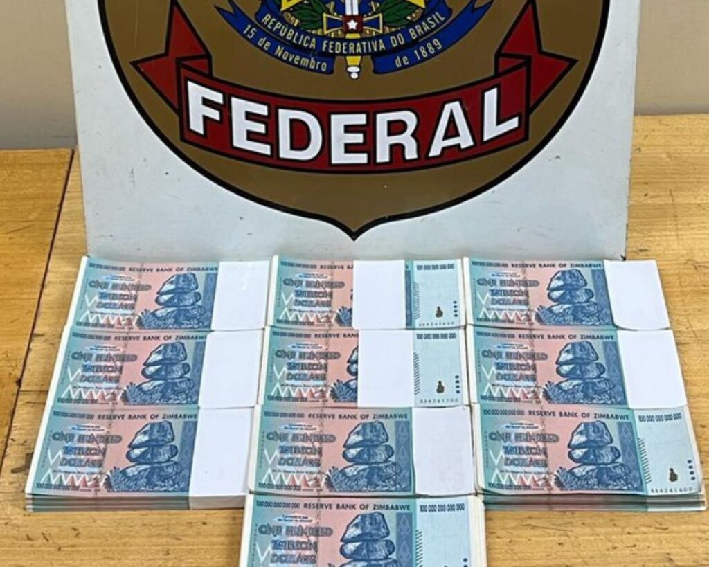 Mais de 99 quadrilhões de dólares do Zimbábue são apreendidos pela PF em Santa Terezinha de Itaipu