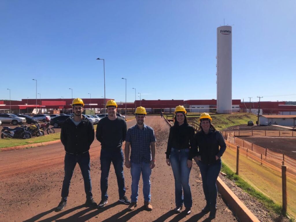 Departamento de Meio Ambiente da Prefeitura de Assis visita obras de instalação do frigorífico da Frimesa