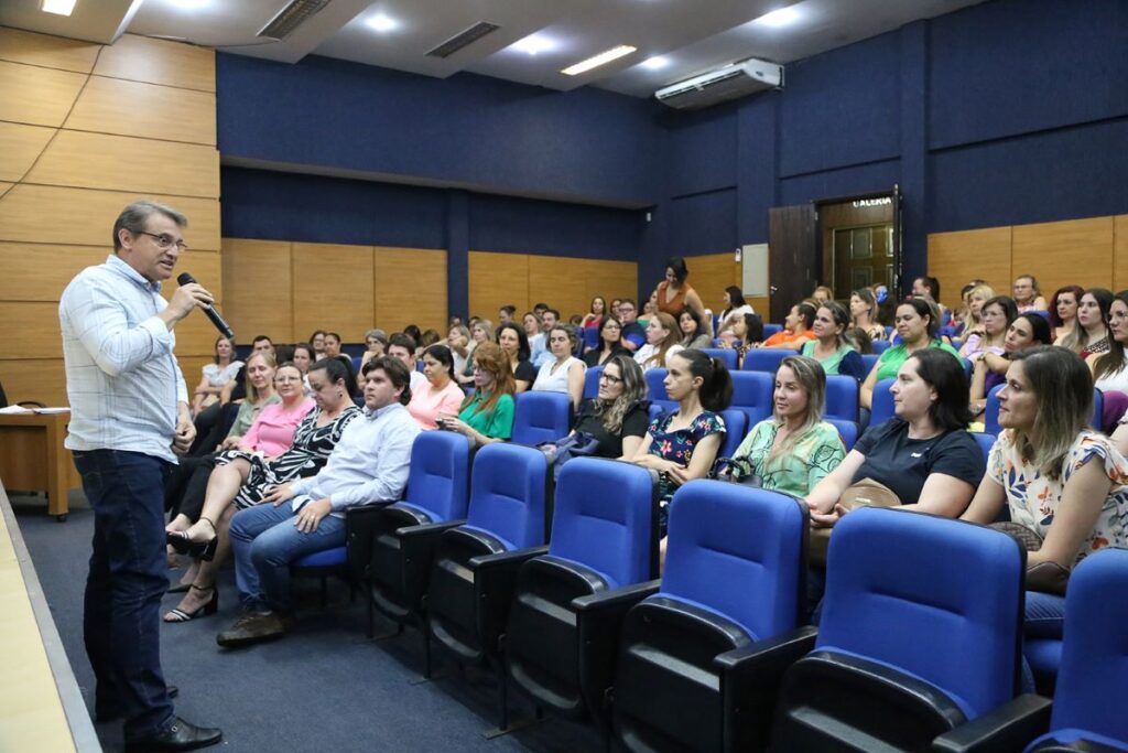 Em Toledo, professores recebem certificados do EduGestor