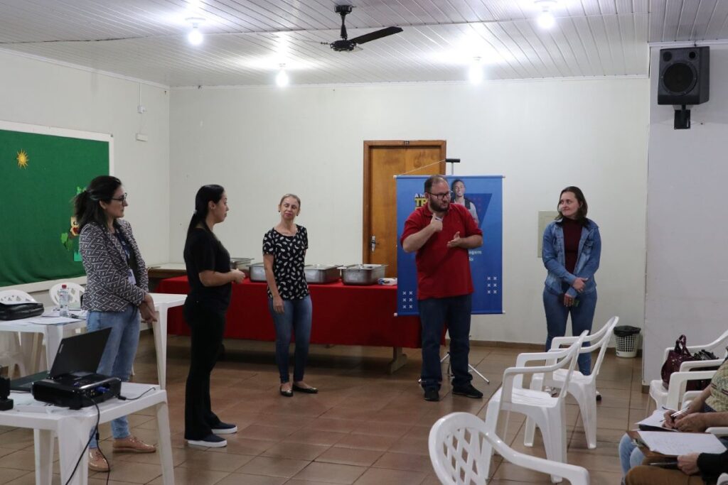 Inclusão no mercado de trabalho é tema de encontro com surdos na Apada