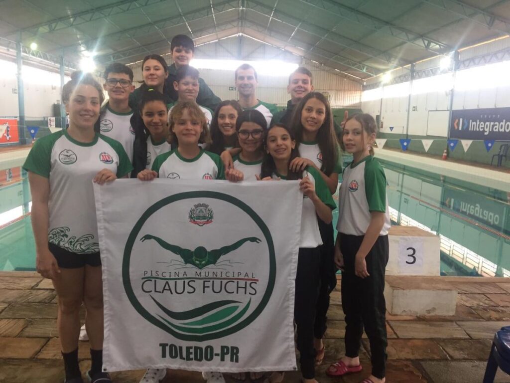 Equipe da Piscina Claus Fuchs, de Toledo, obtém bons resultados no Campeonato Regional de Natação