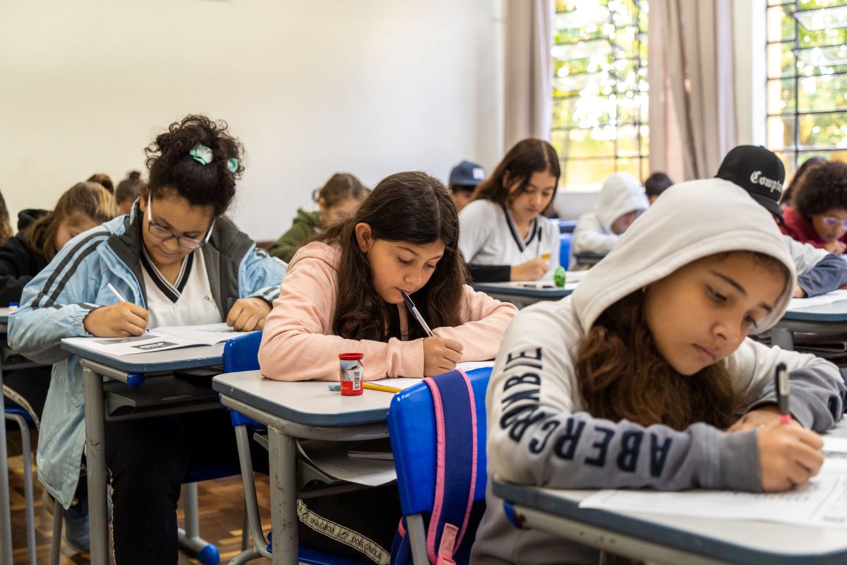 Estudantes da rede estadual voltam às aulas em Toledo