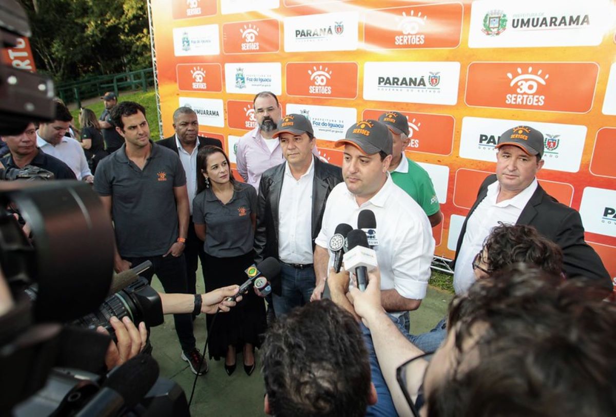 Governador destaca potencial turístico de Foz do Iguaçu no lançamento do Rally dos Sertões