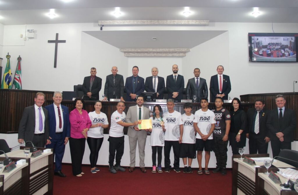 Judoca Talita Chiao, campeã brasileira sub-18, recebe homenagem na Câmara de Toledo