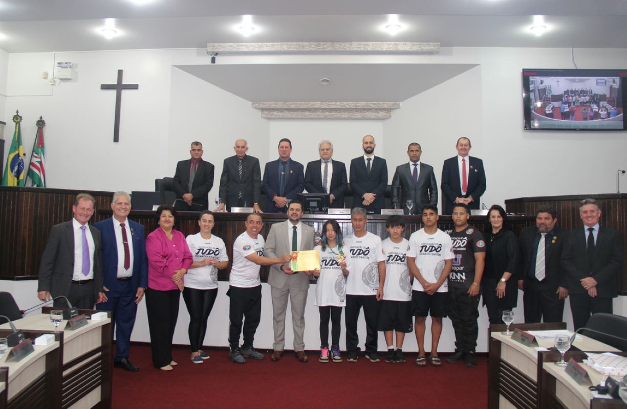 Judoca Talita Chiao, campeã brasileira sub-18, recebe homenagem na Câmara de Toledo
