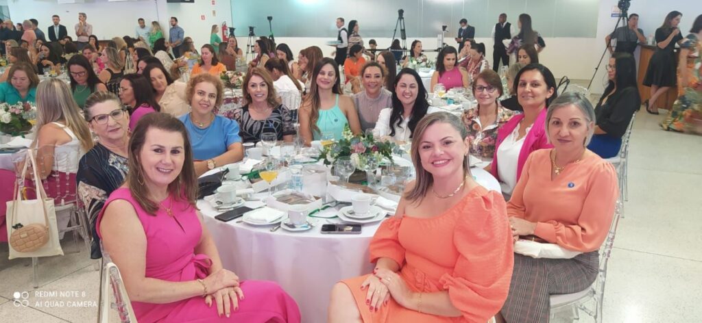 Izabel Claro, de Assis Chateaubriand, participa de encontro das primeiras-damas em Curitiba