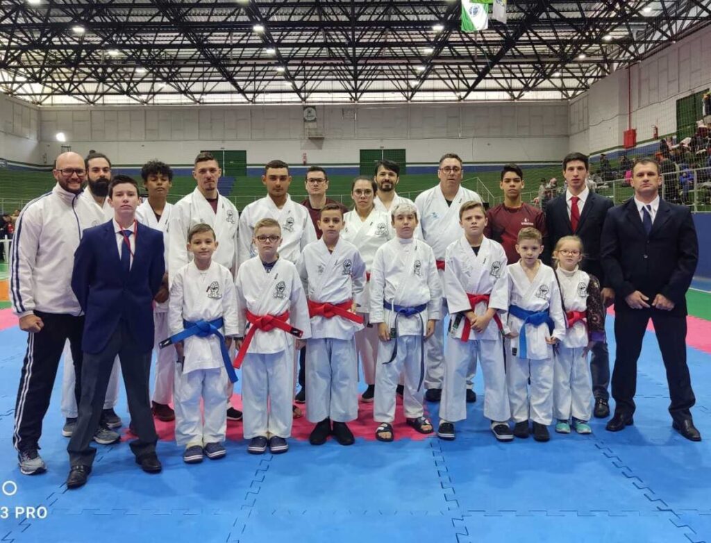 Karatê de Toledo brilha no Campeonato Estadual