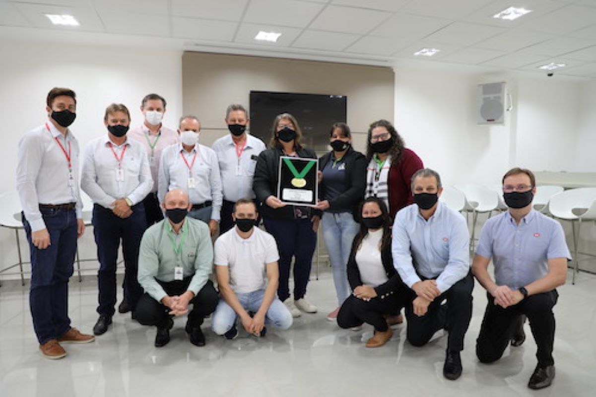 Lar é premiada por melhor índice de eclosão regional no PR